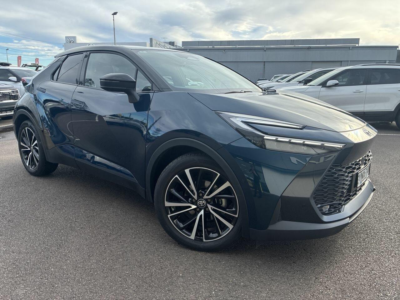 2024 Toyota C-HR Koba 2WD in Two Tone Green