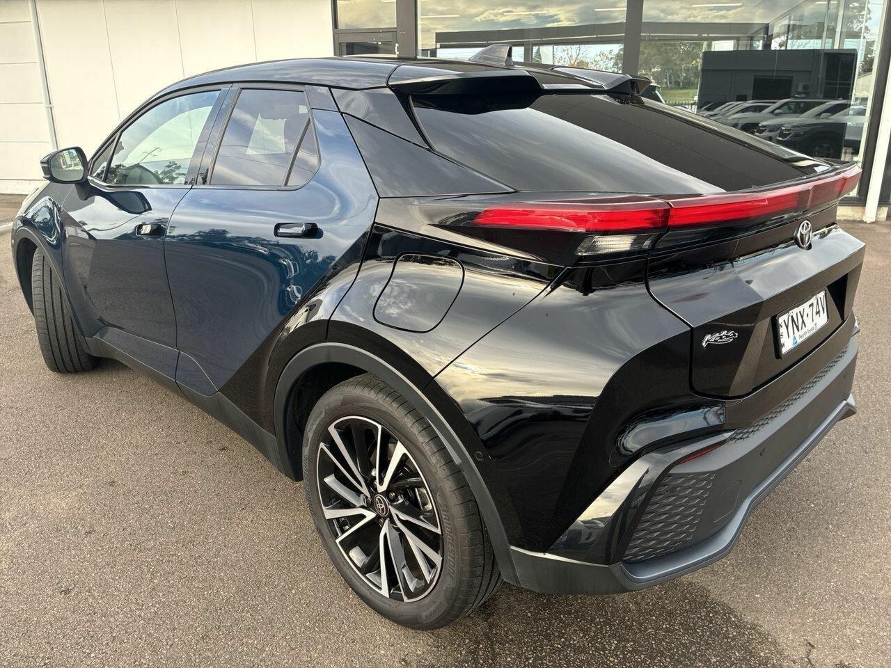 2024 Toyota C-HR Koba 2WD in Two Tone Green