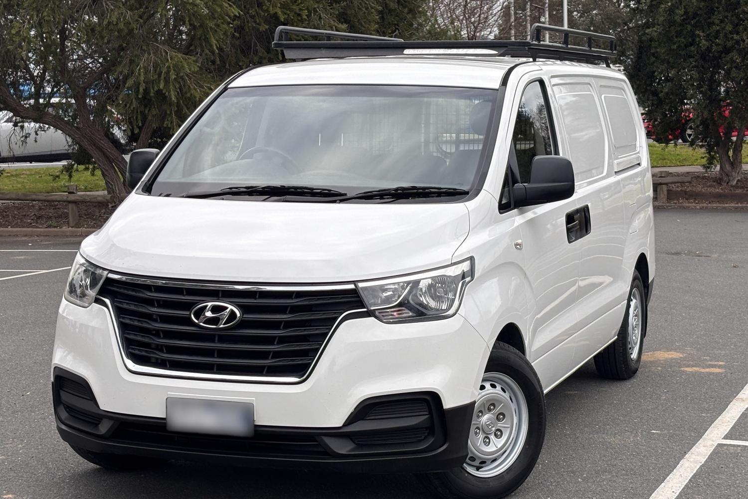 2019 Hyundai iLoad Base in Creamy White Tac