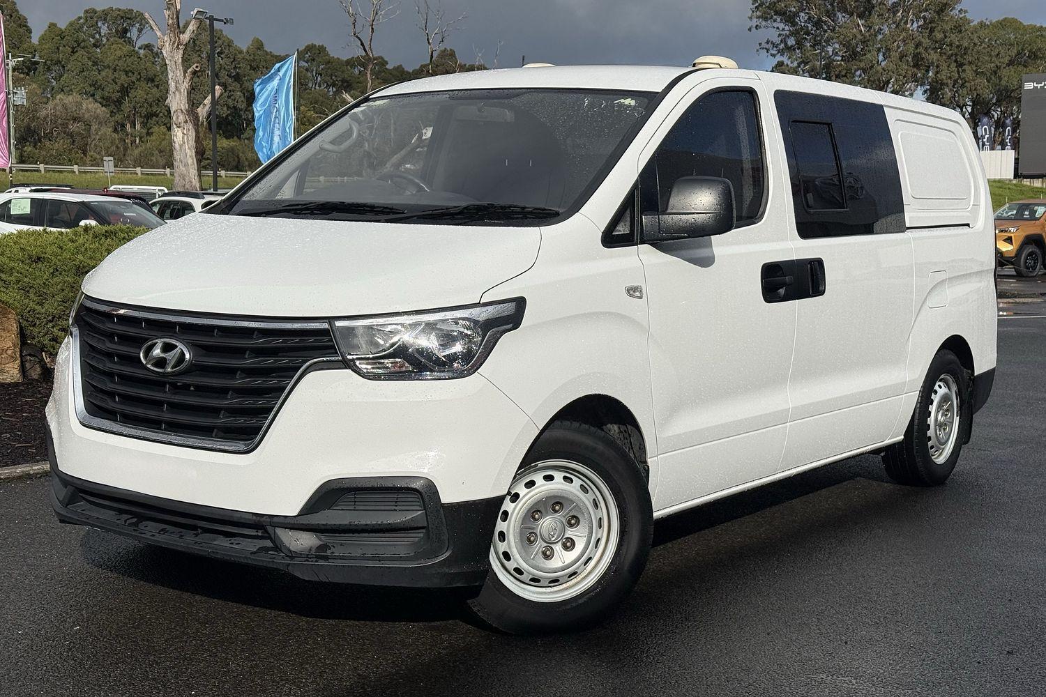 2018 Hyundai iLoad Base in Creamy White Yac