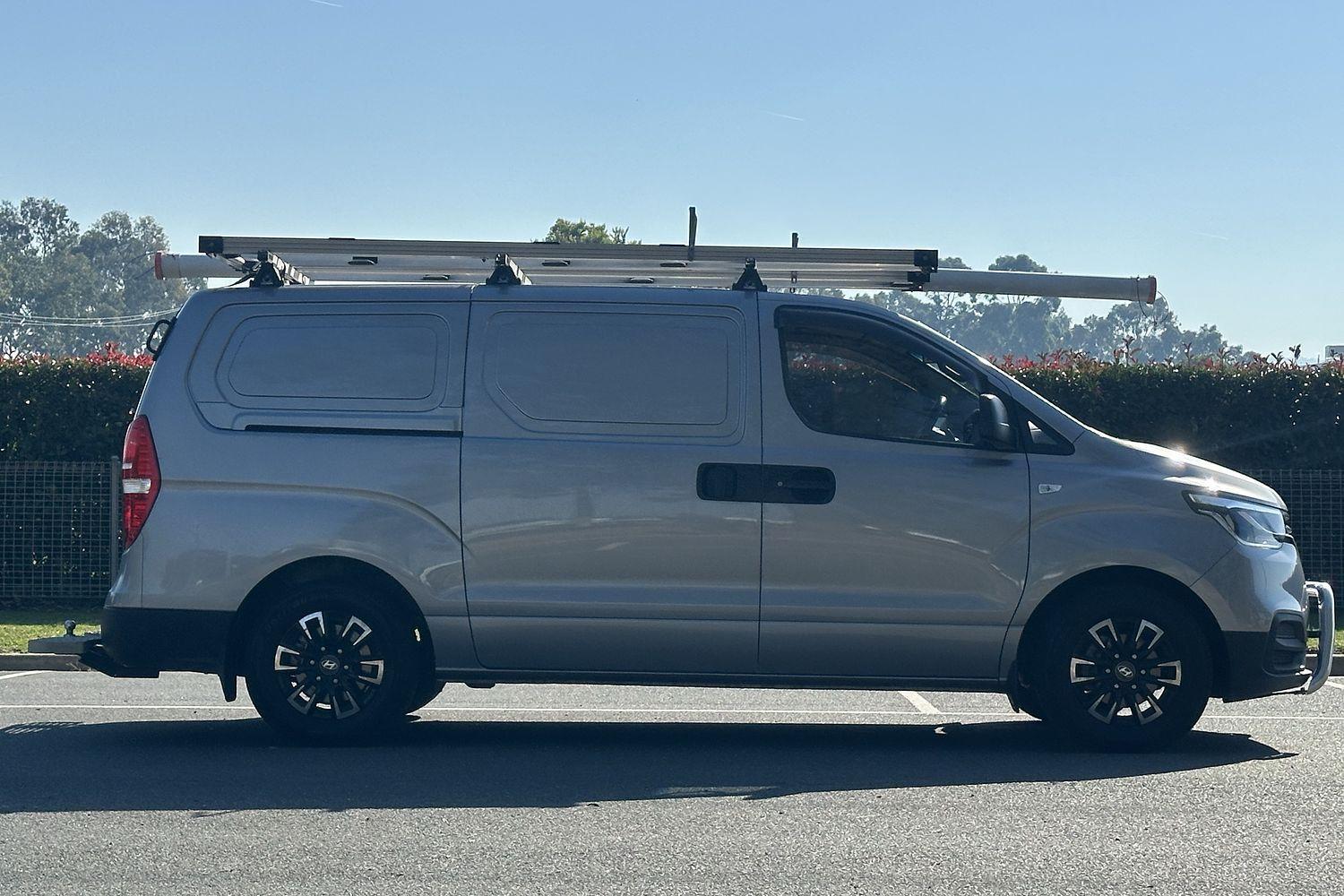 2020 Hyundai iLoad Base in Hyper Metallic P2s