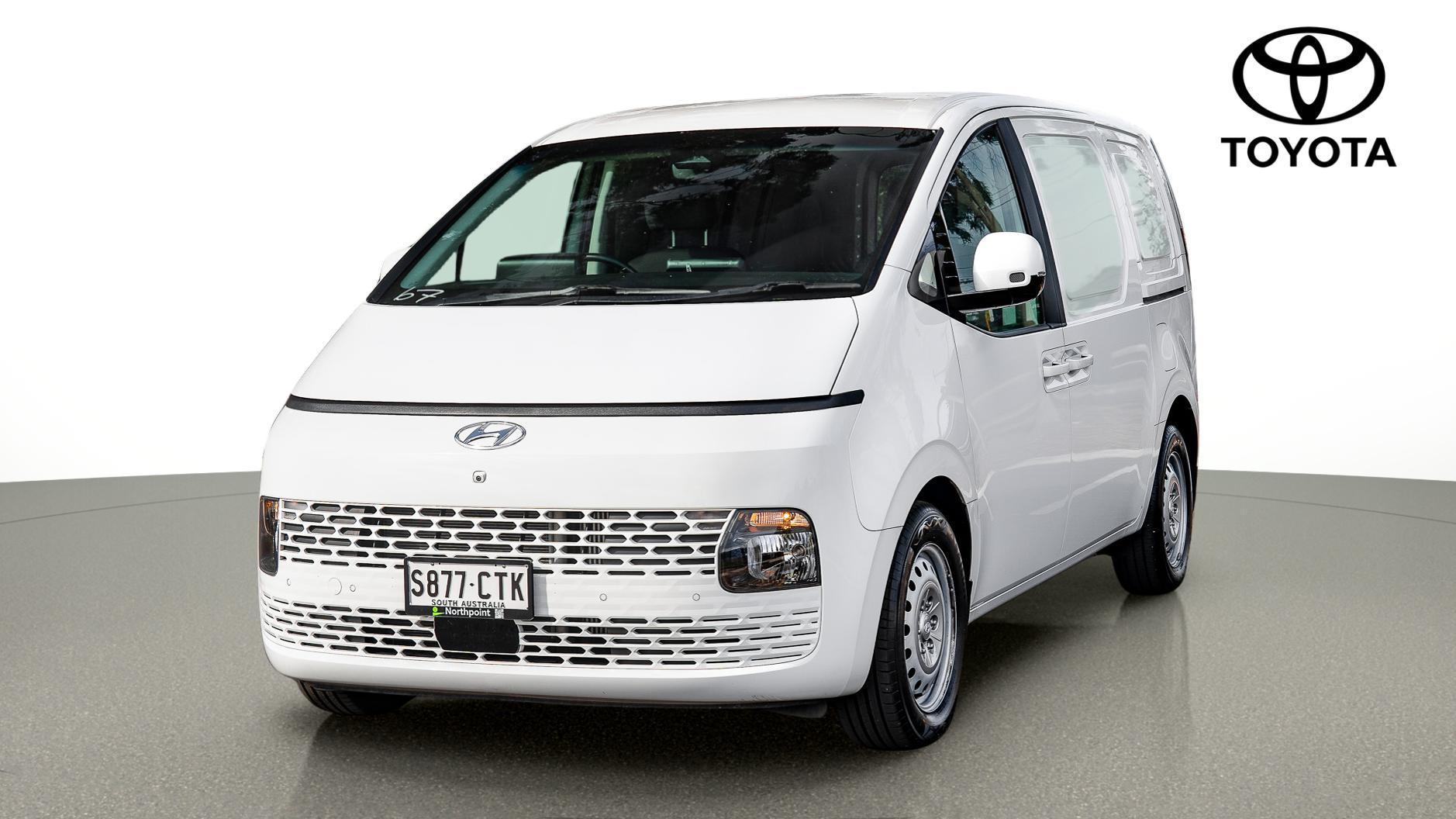 2022 Hyundai STARIA LOAD Base in Hino Standard White