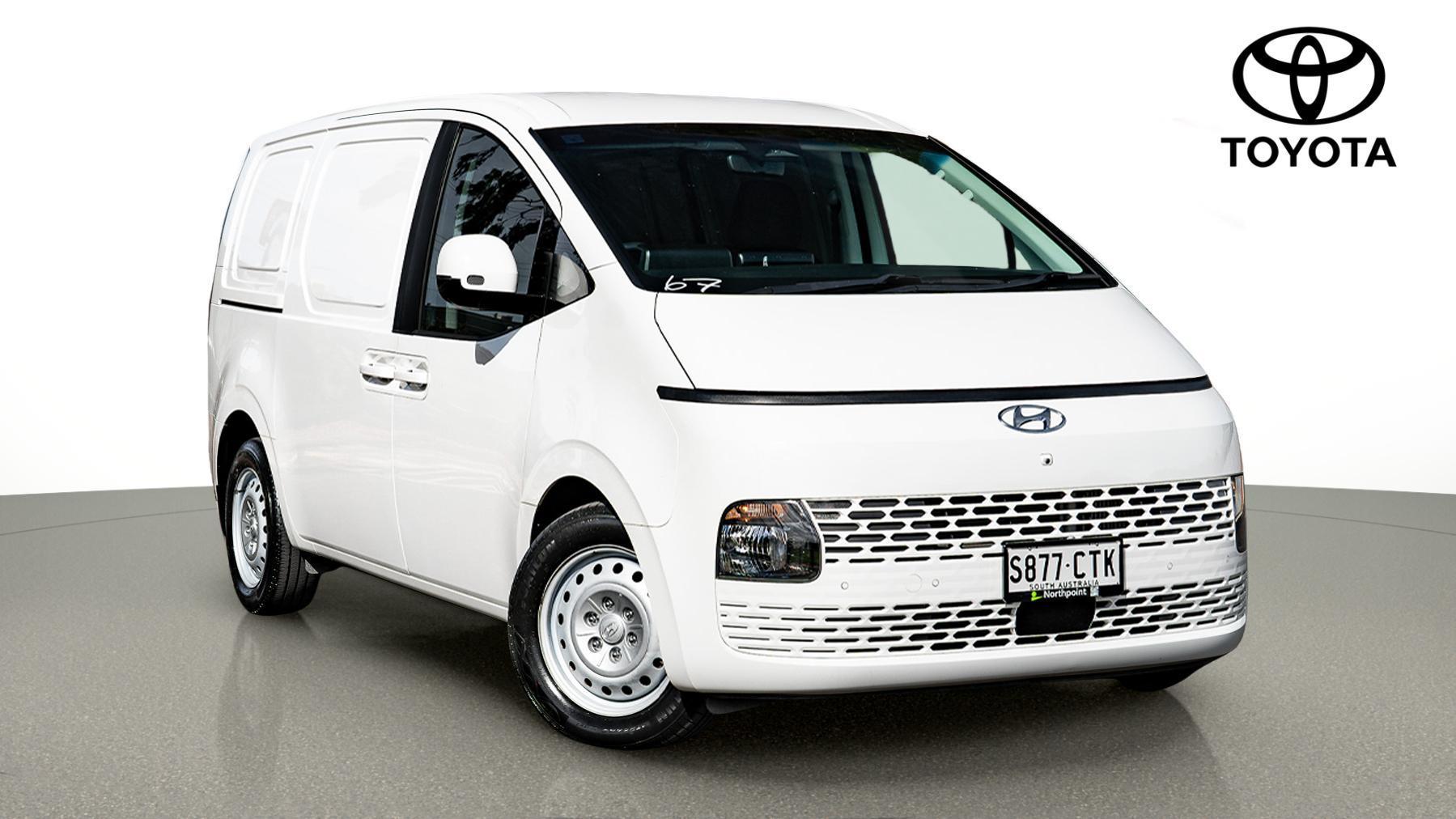 2022 Hyundai STARIA LOAD Base in Hino Standard White