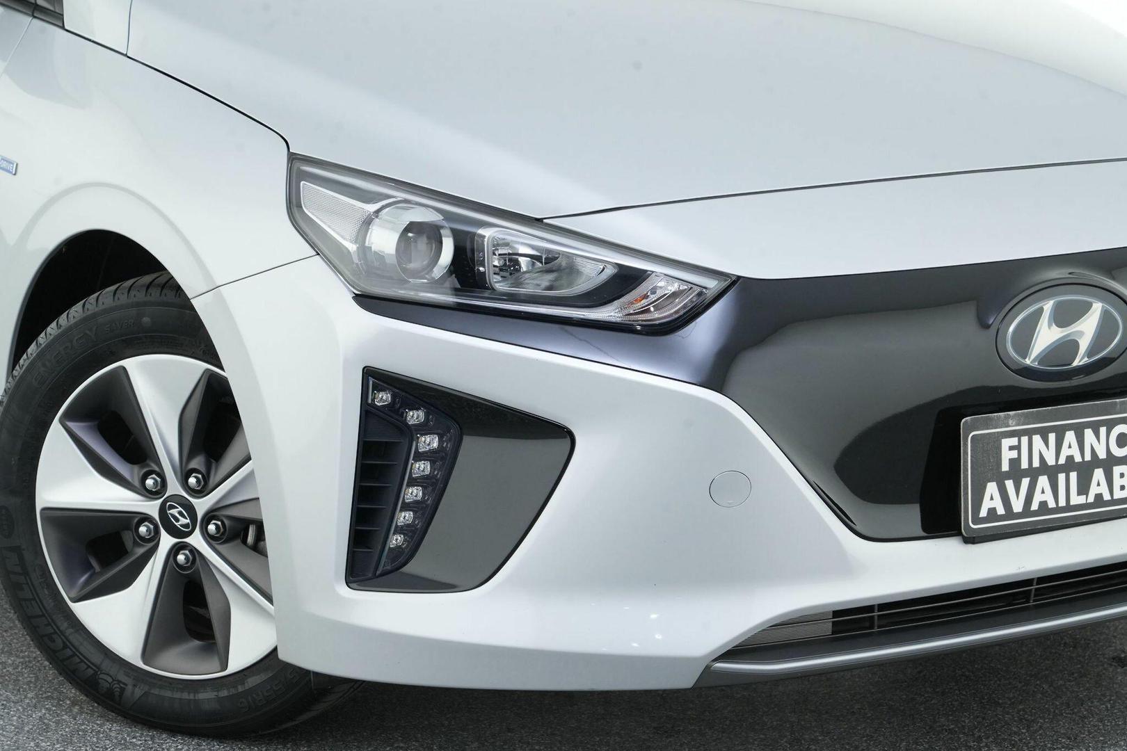 2019 Hyundai IONIQ Electric Elite in Silver