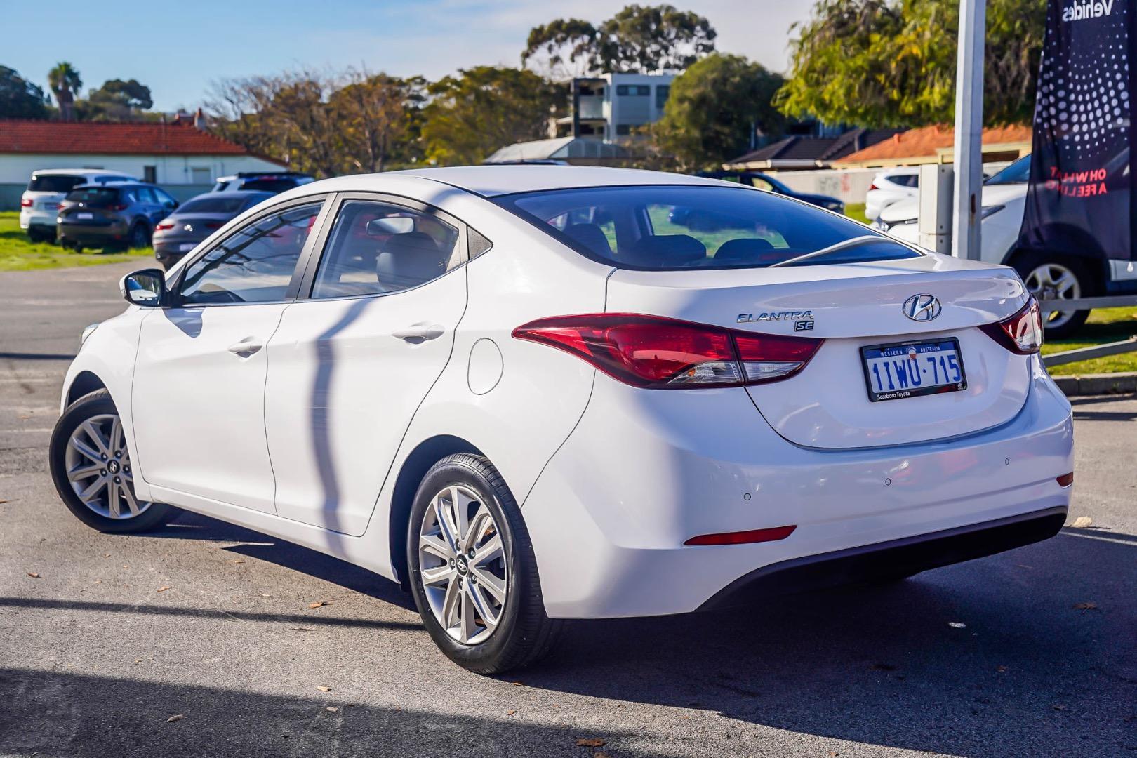 2015 Hyundai Elantra SE in White
