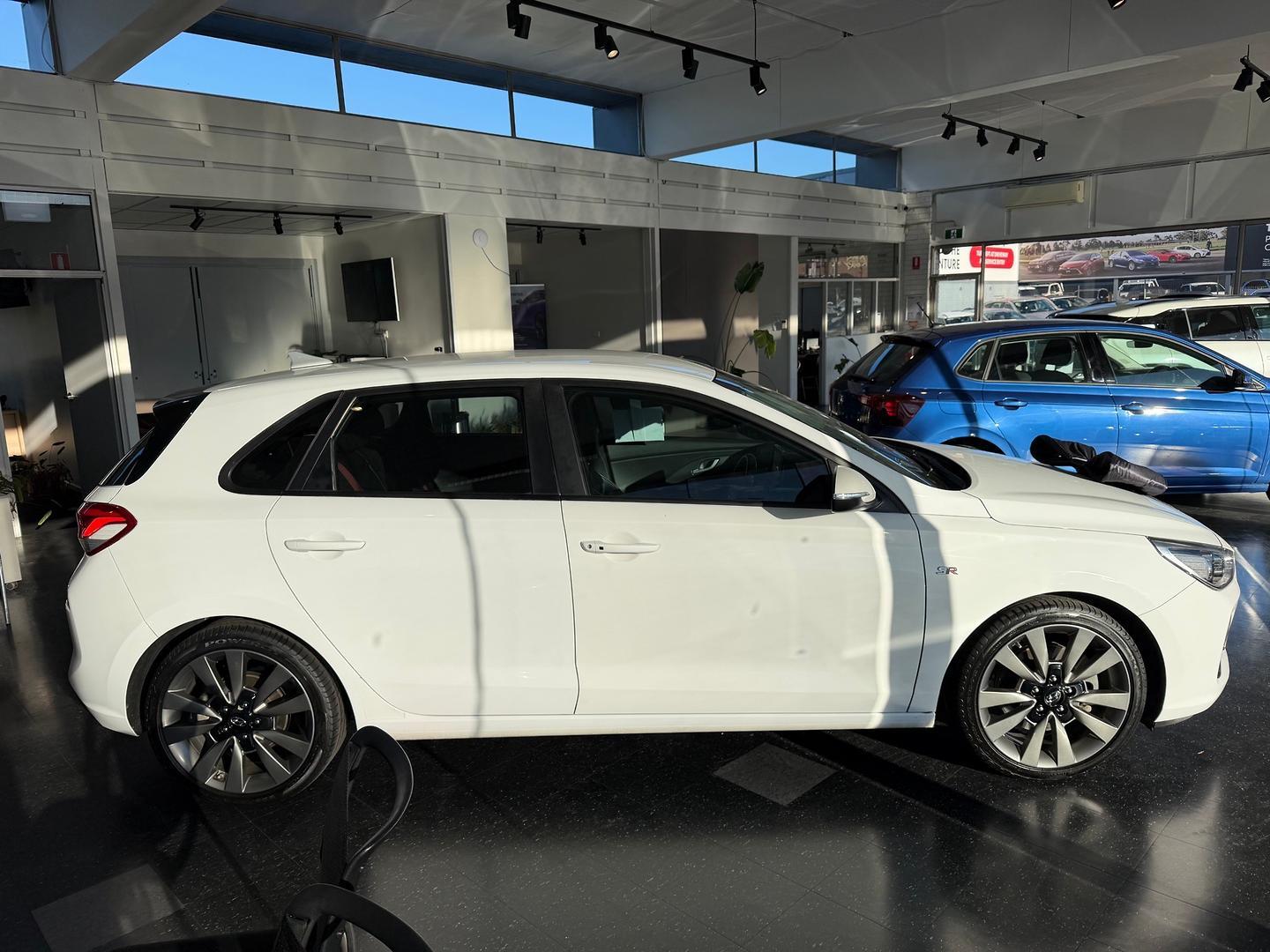 2017 Hyundai i30 SR in White