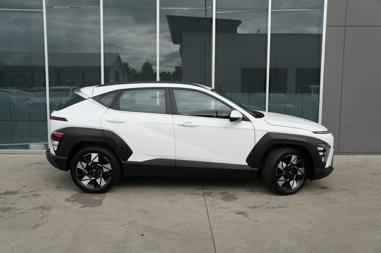 2024 Hyundai Kona Base in White