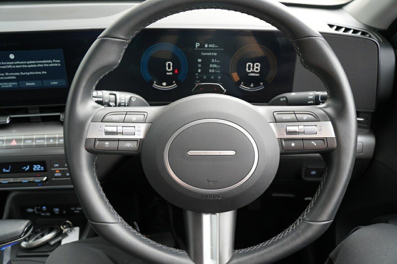 2024 Hyundai Kona Base in White
