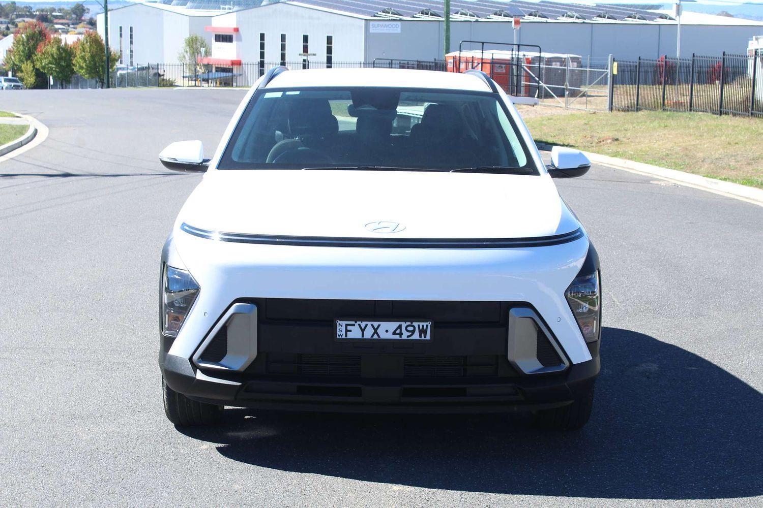 2024 Hyundai Kona Base in White