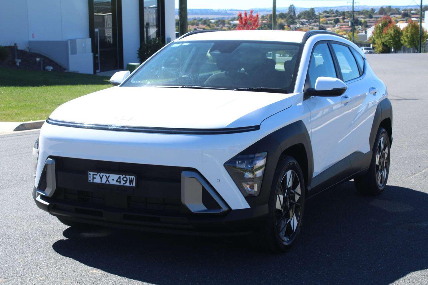 2024 Hyundai Kona Base in White