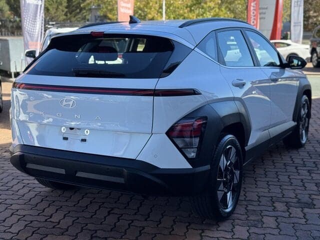 2024 Hyundai Kona Base in White