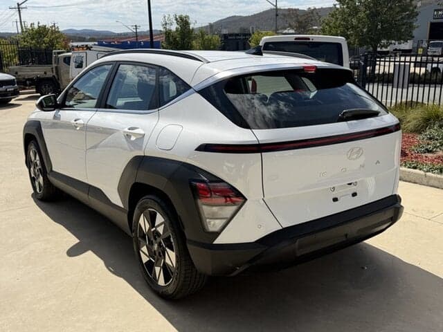 2024 Hyundai Kona Base in White
