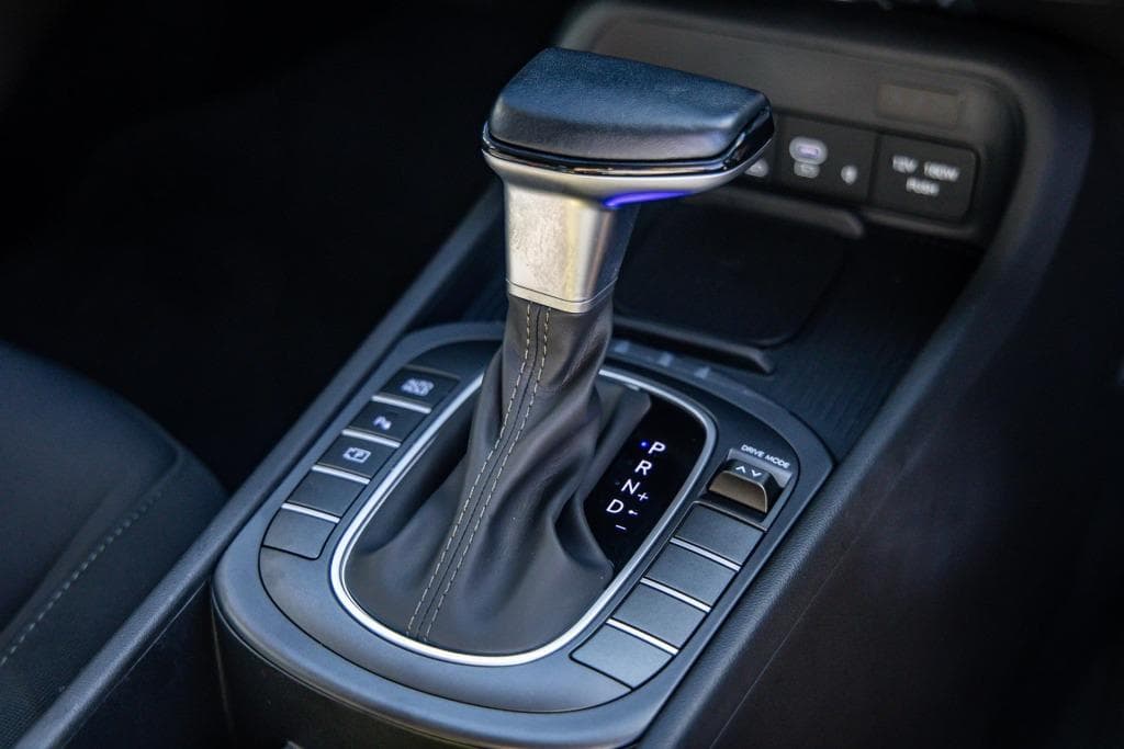 2025 Hyundai Kona Base in Atlas White