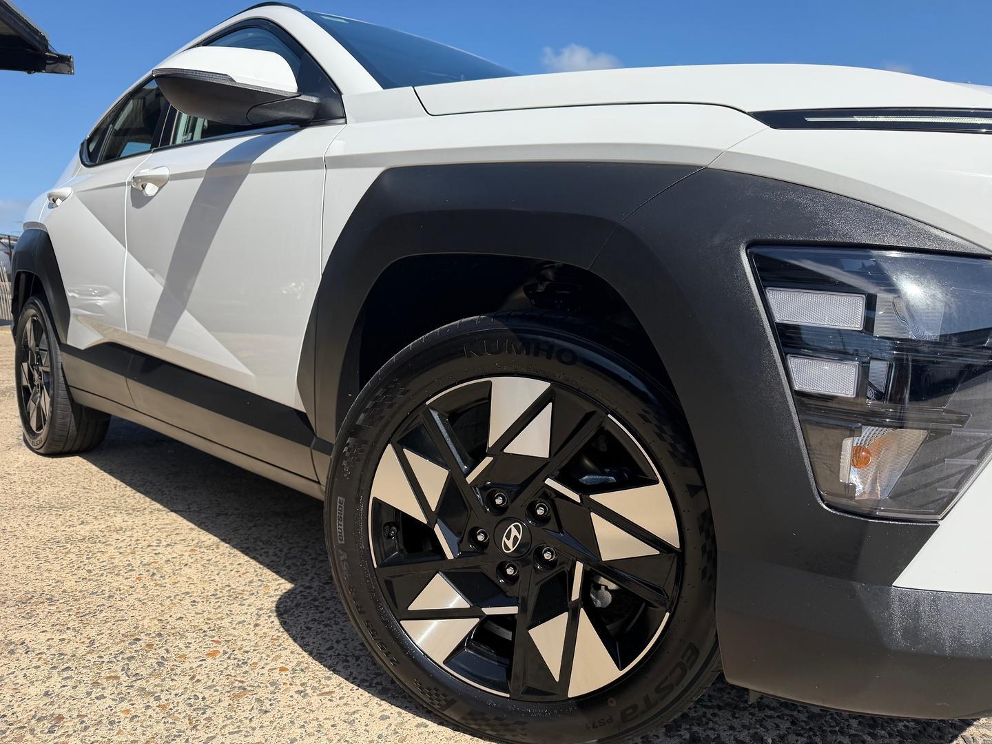 2025 Hyundai Kona Base in Atlas White