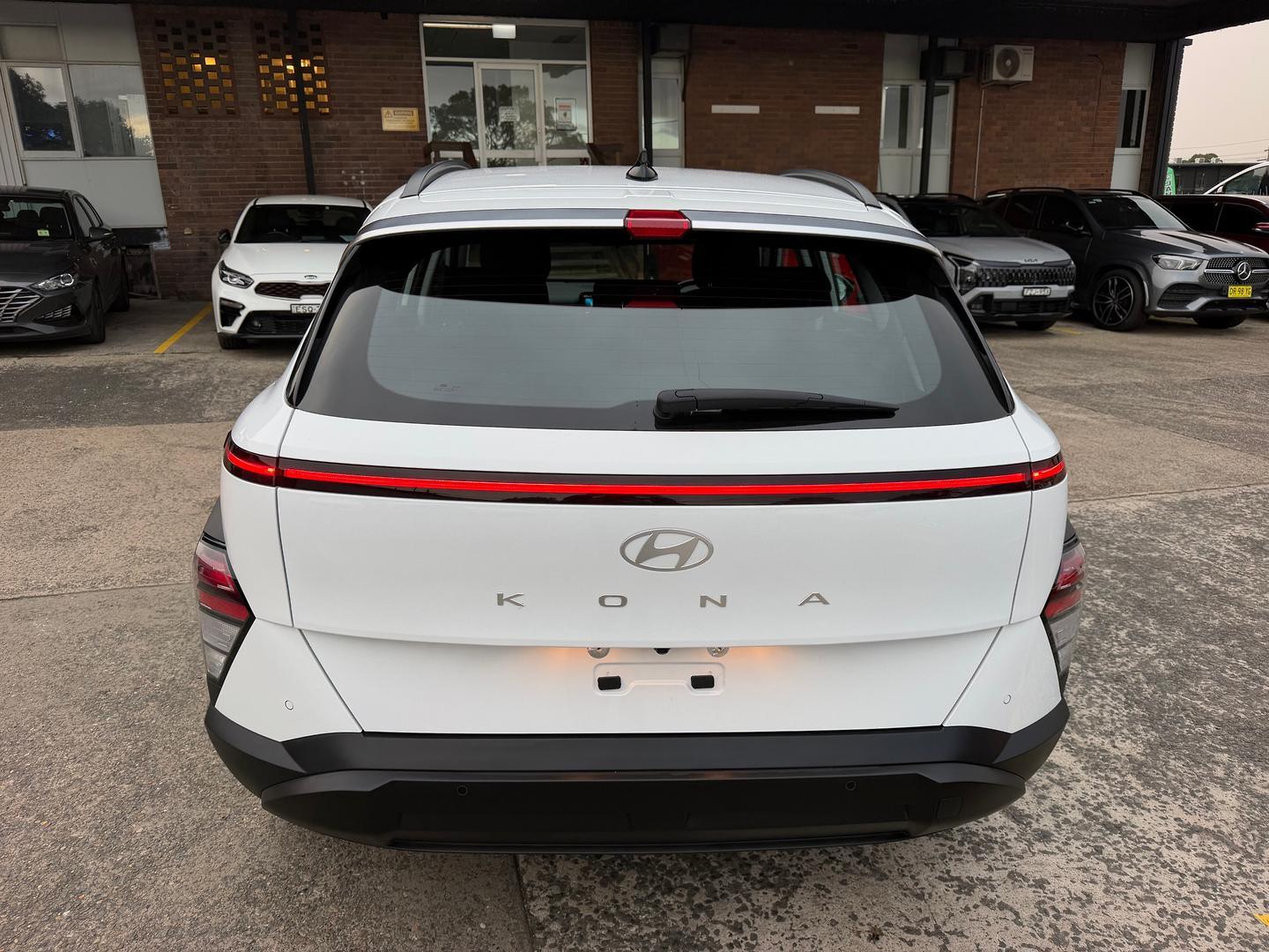 2025 Hyundai Kona Base in Atlas White