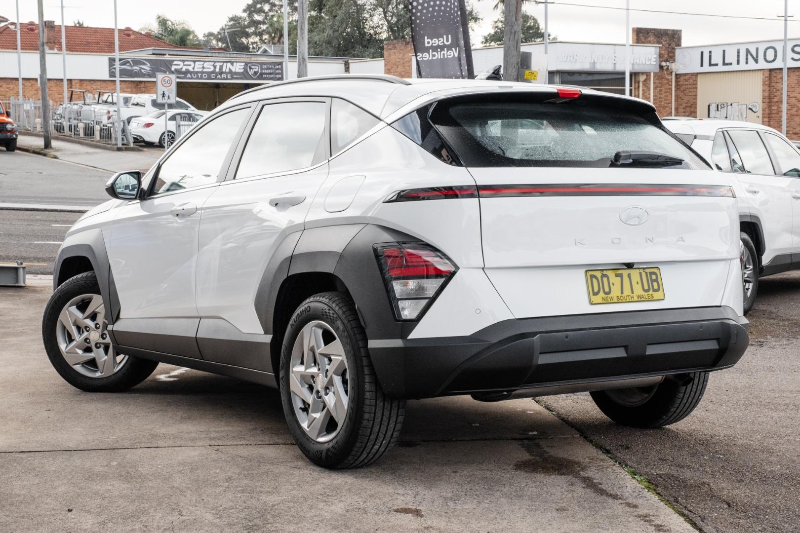 2025 Hyundai Kona Base in Atlas White