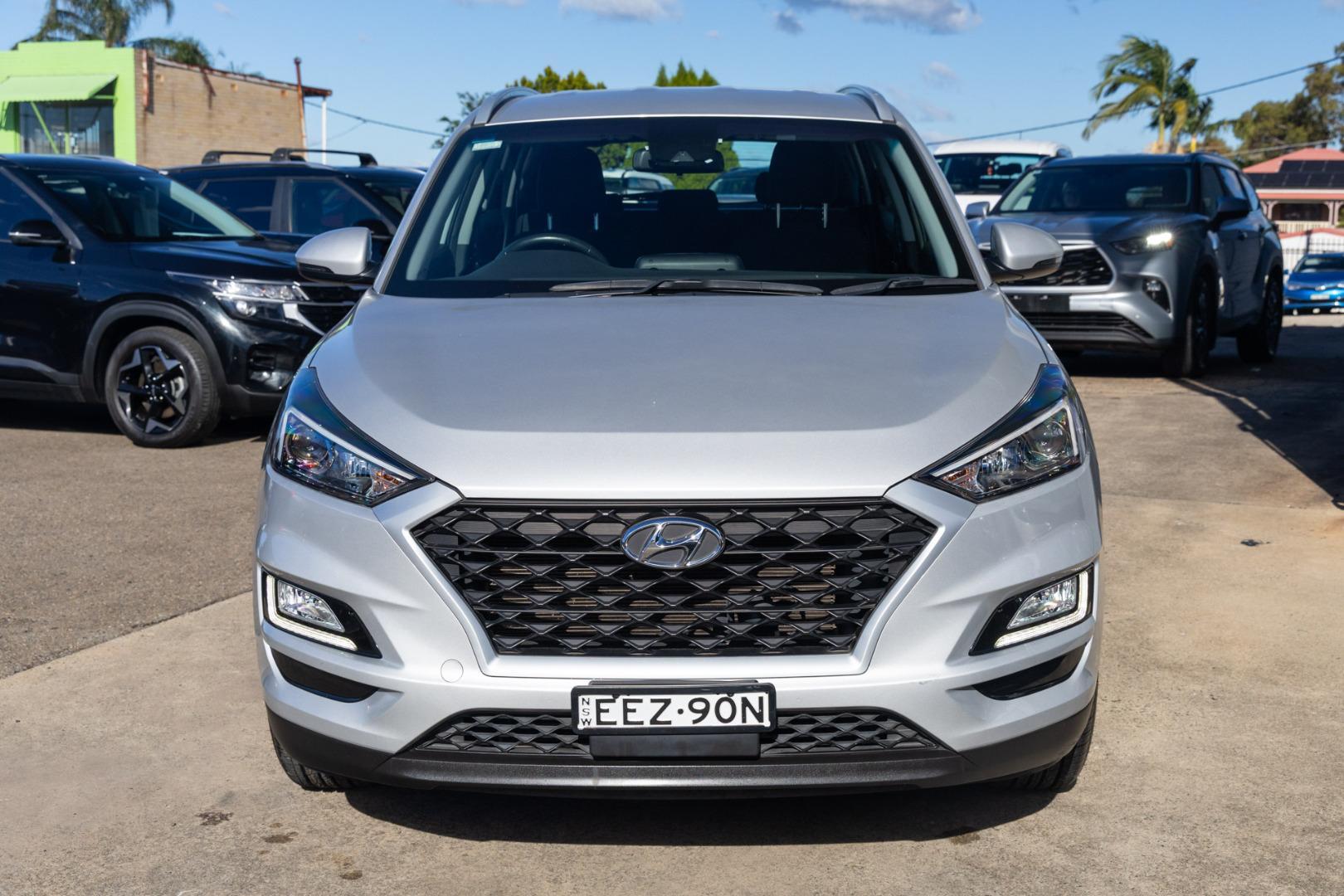 2019 Hyundai Tucson Active in Platinum Silver