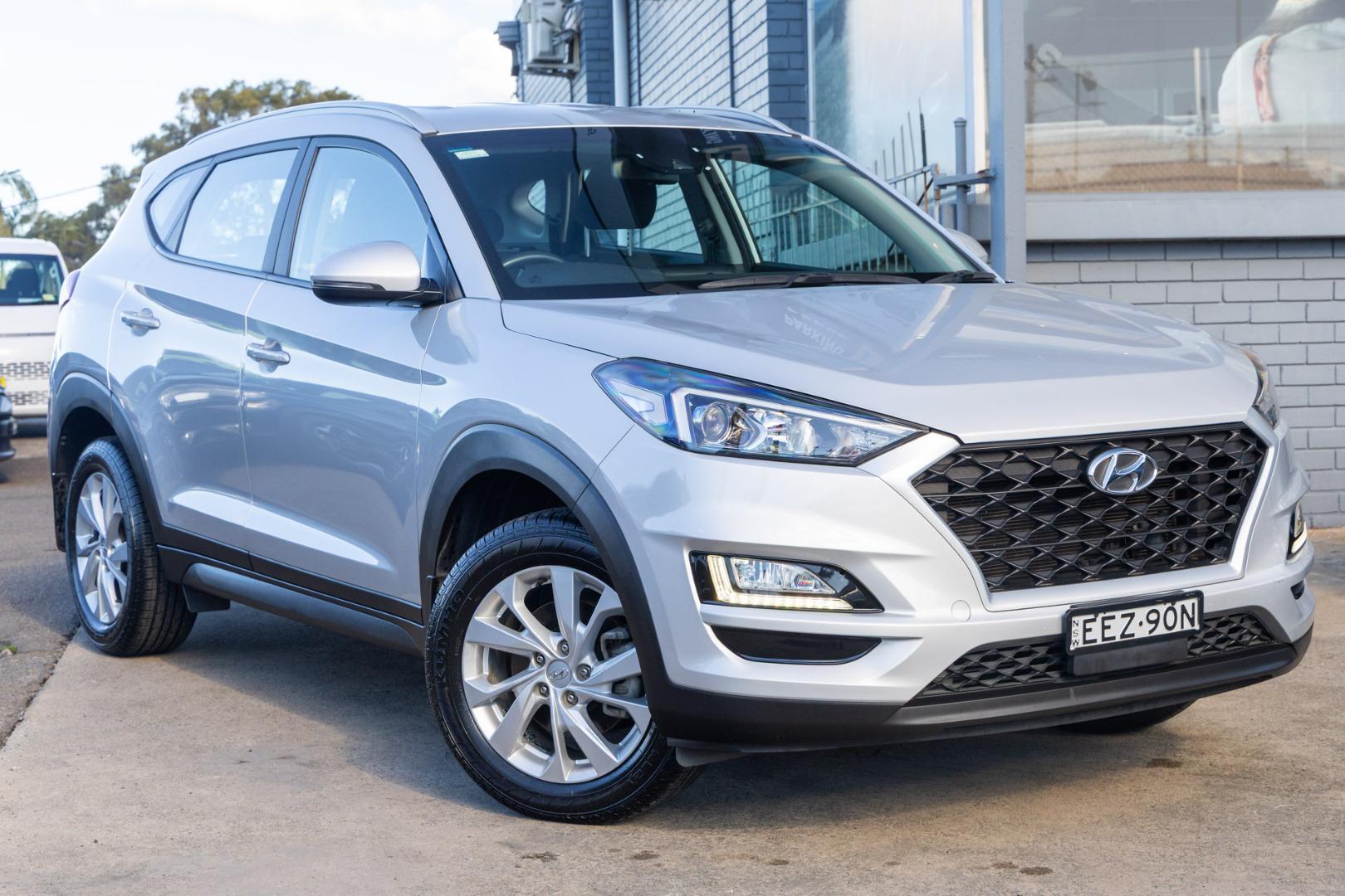 2019 Hyundai Tucson Active in Platinum Silver
