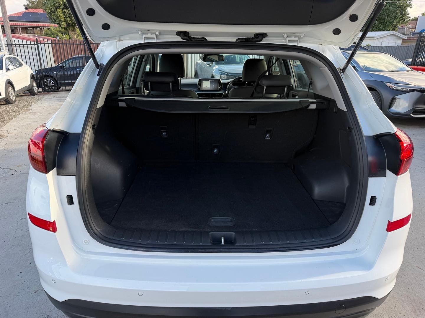 2019 Hyundai Tucson Active X in Pure White