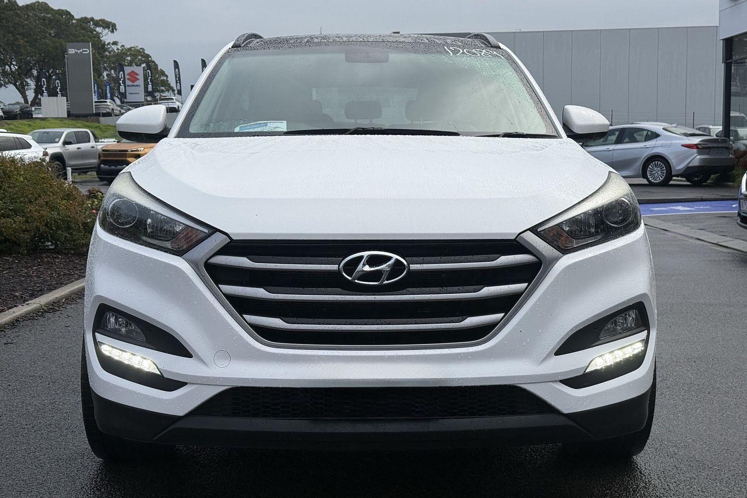2017 Hyundai Tucson Active X in Pure White