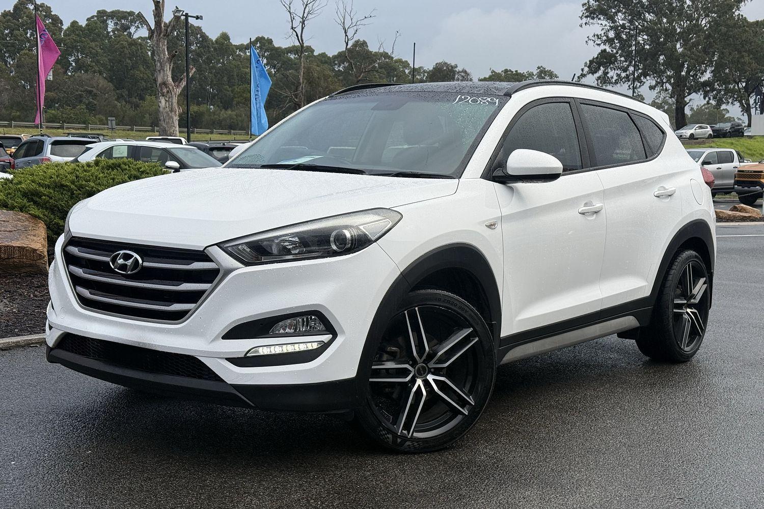 2017 Hyundai Tucson Active X in Pure White