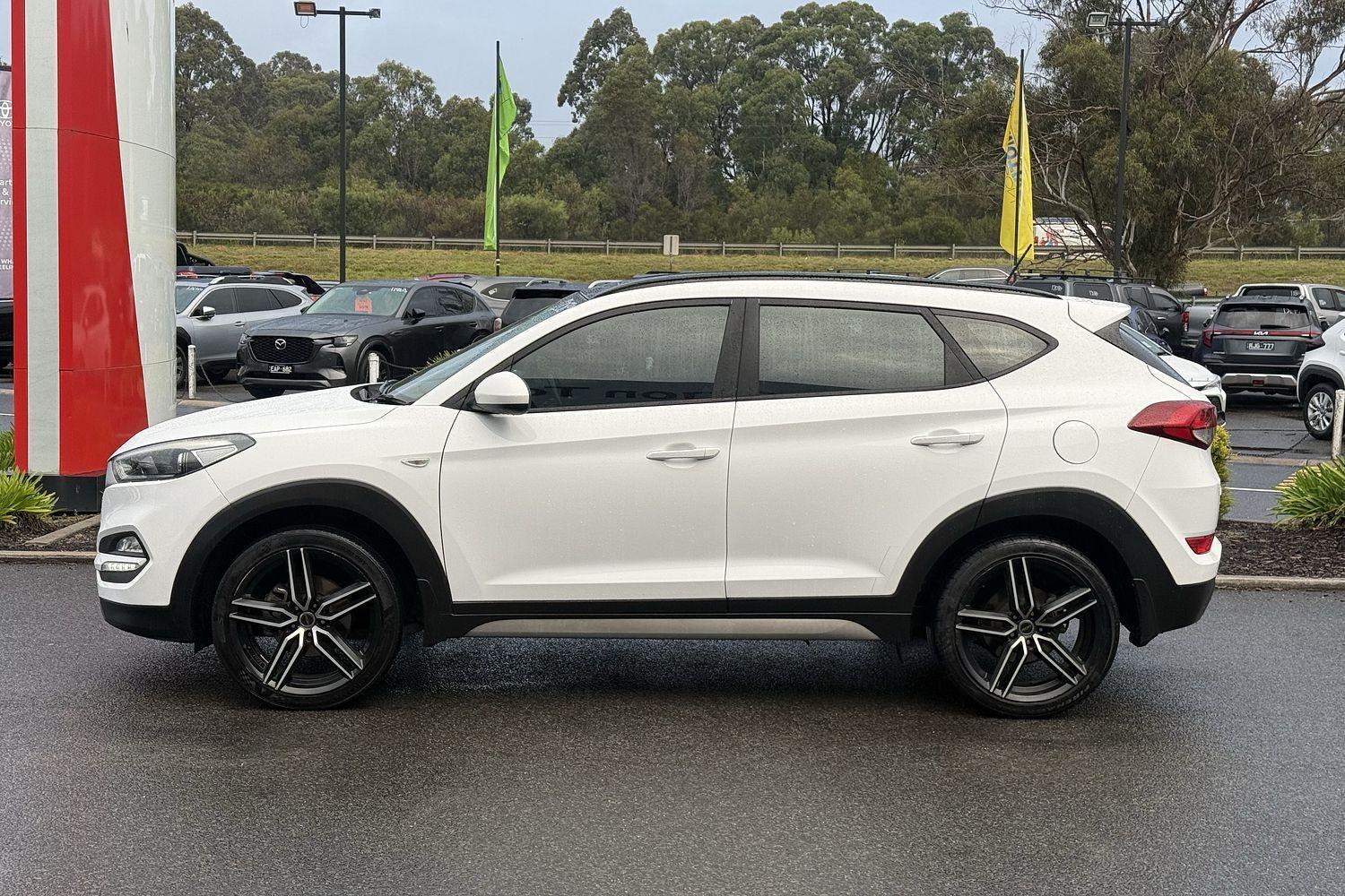 2017 Hyundai Tucson Active X in Pure White