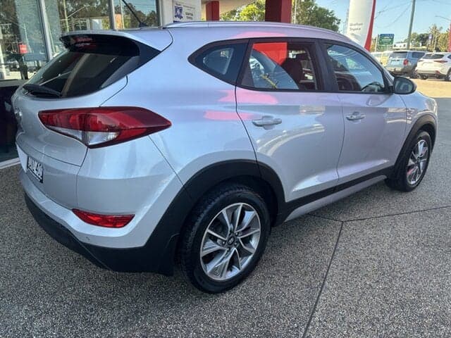 2017 Hyundai Tucson Active X in Platinum Silver