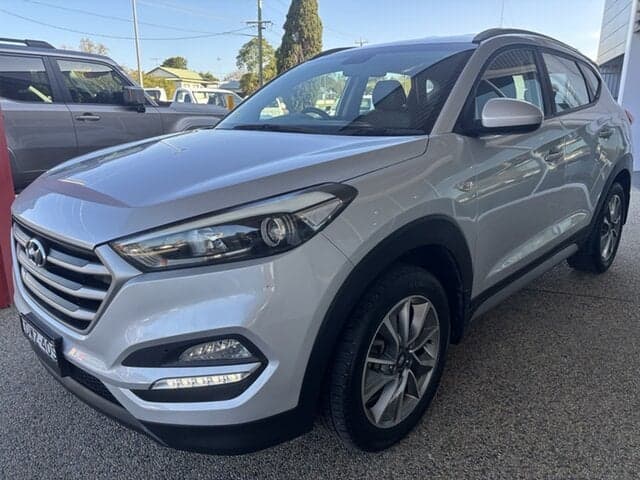 2017 Hyundai Tucson Active X in Platinum Silver