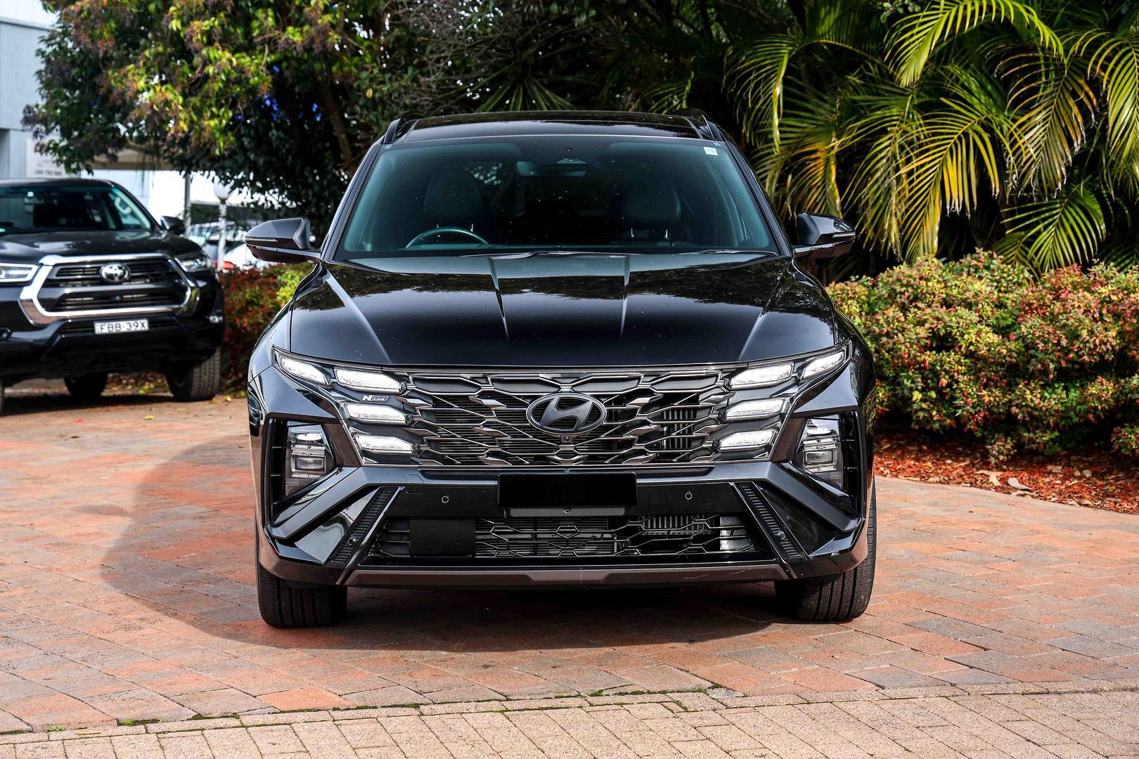2025 Hyundai Tucson Hybrid Premium N Line in Phantom Black