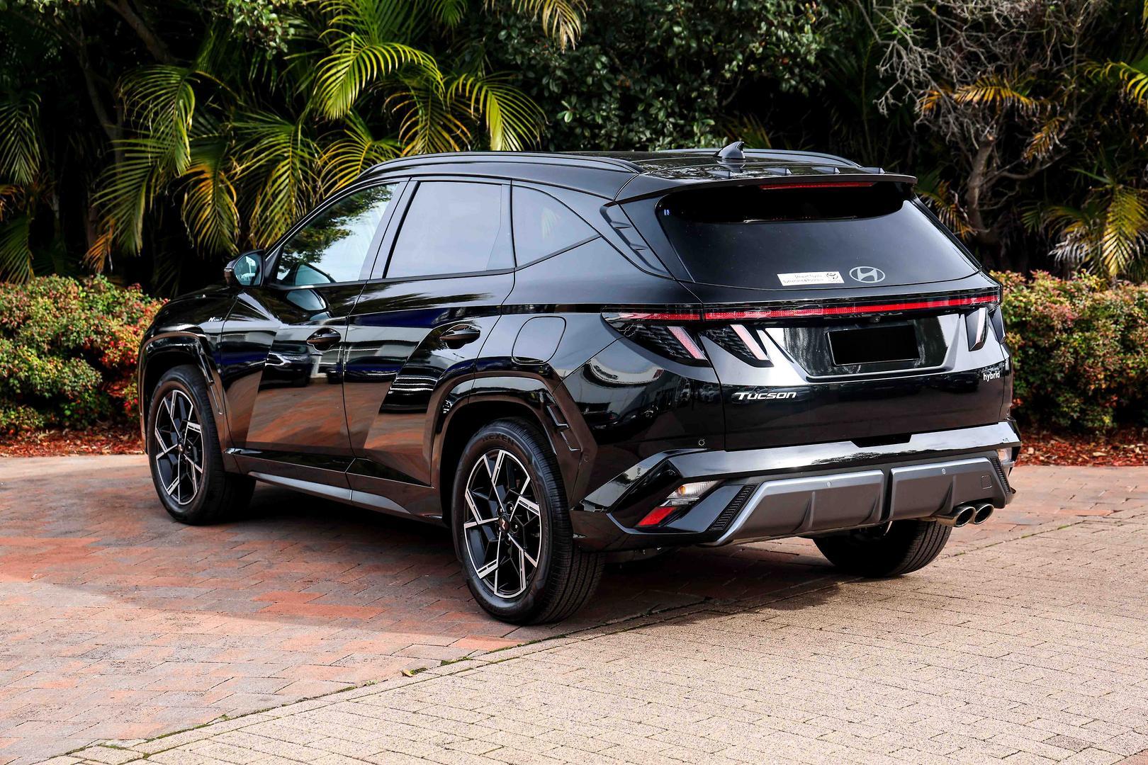2025 Hyundai Tucson Hybrid Premium N Line in Phantom Black
