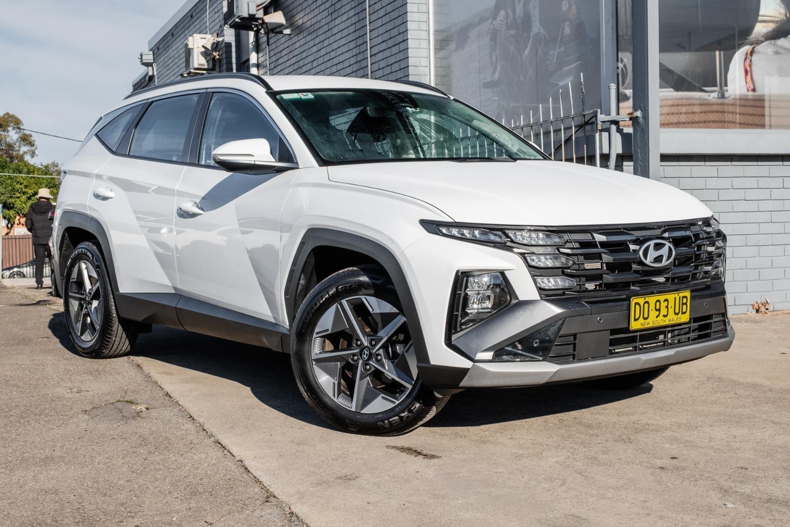 2025 Hyundai Tucson Base in White Cream