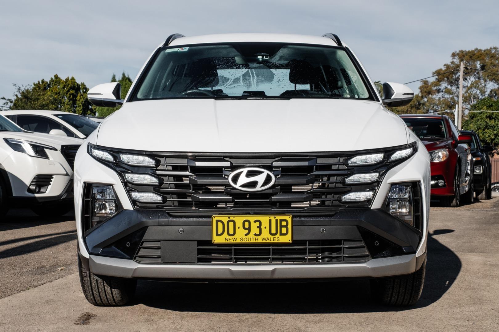 2025 Hyundai Tucson Base in White Cream