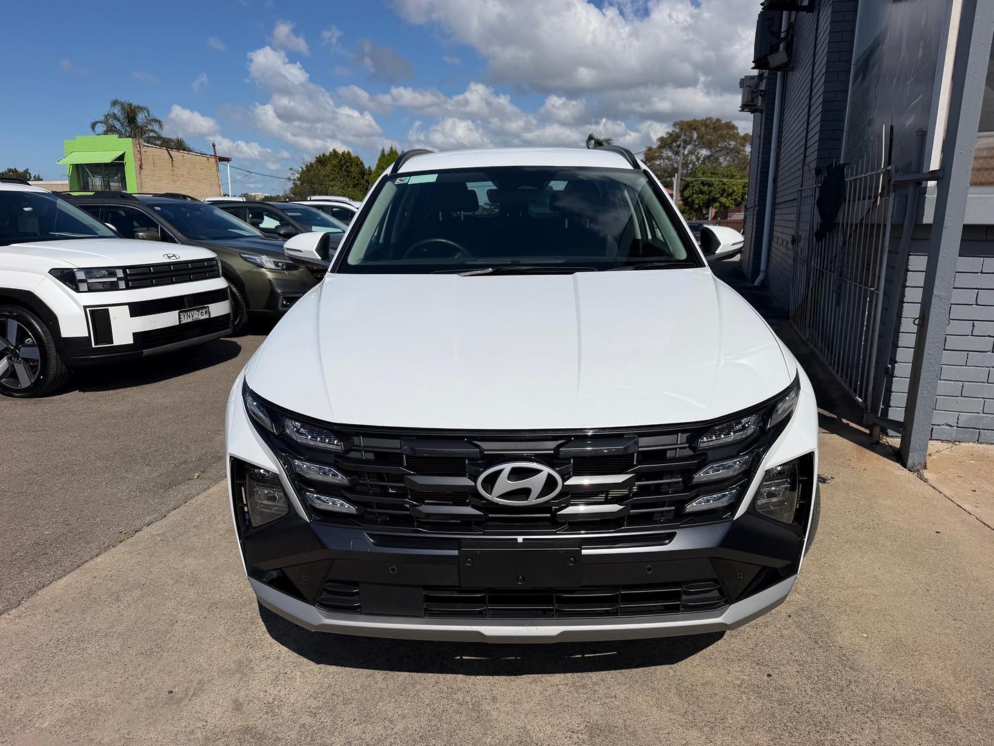 2025 Hyundai Tucson Base in White Cream