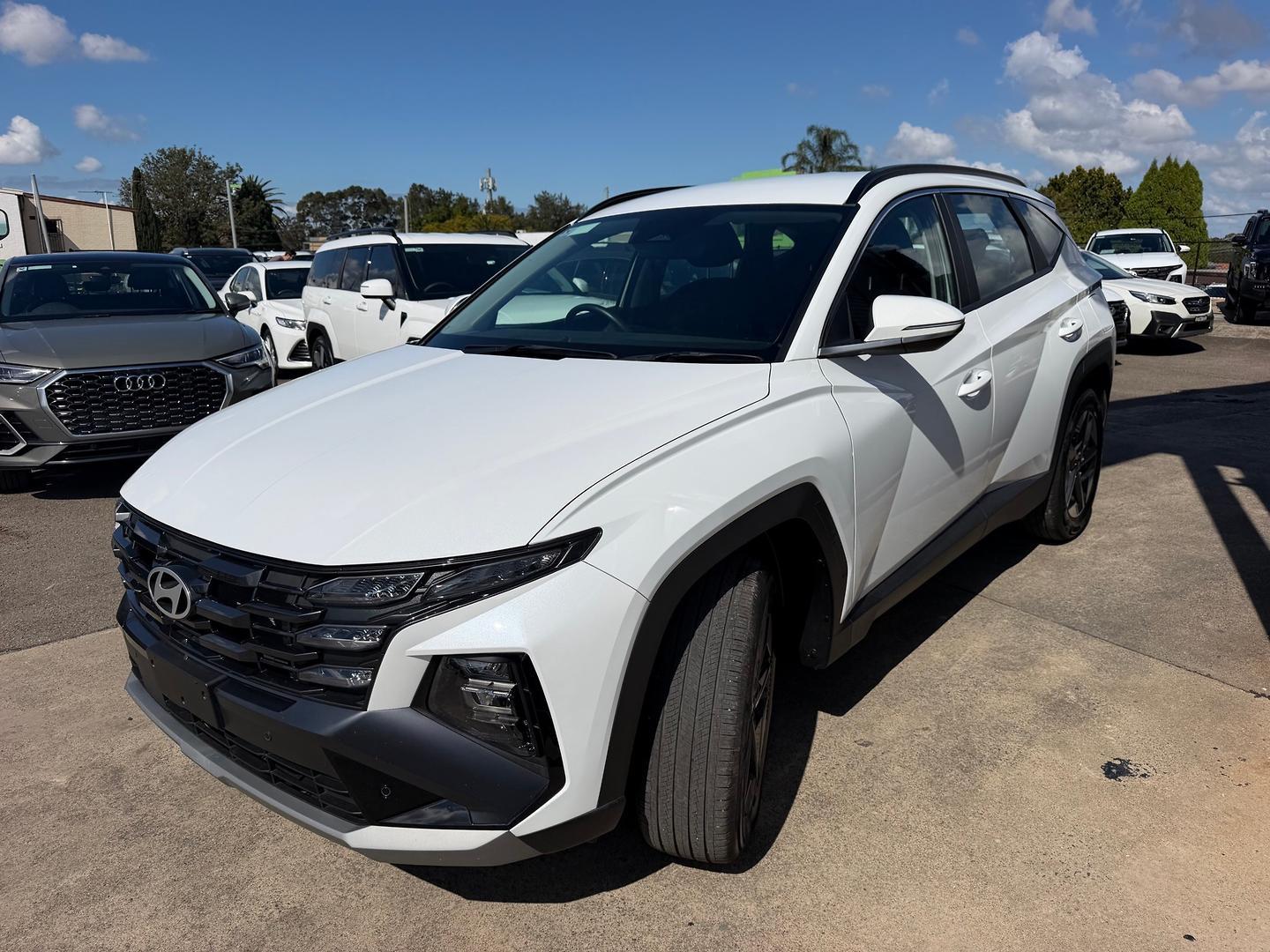 2025 Hyundai Tucson Base in White Cream