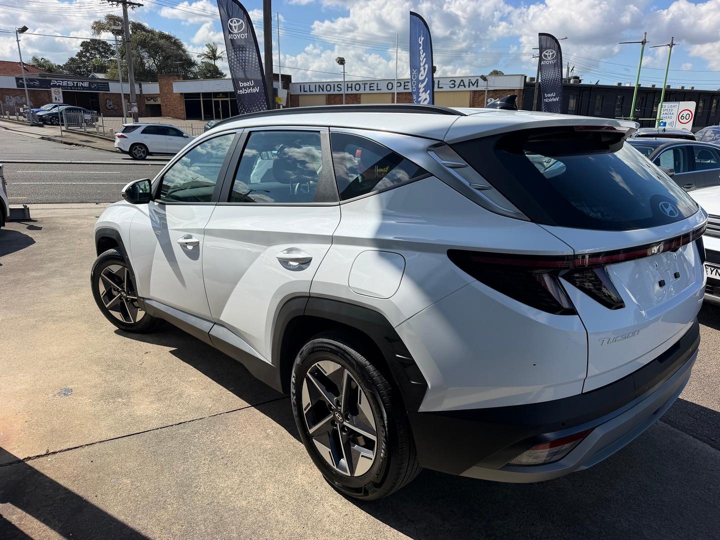 2025 Hyundai Tucson Base in White Cream