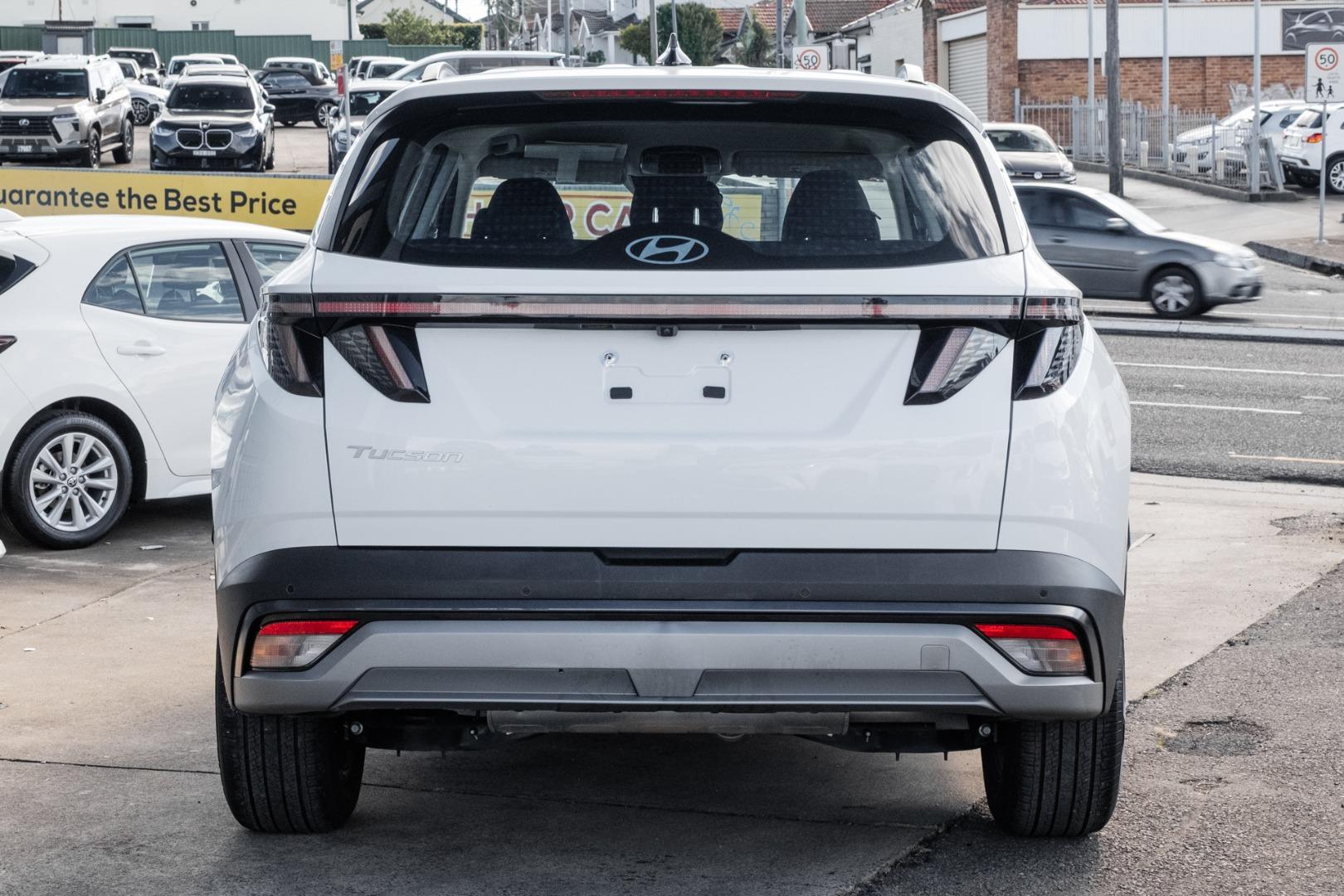 2025 Hyundai Tucson Base in White Cream