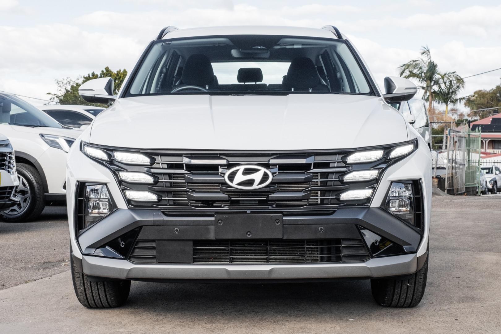 2025 Hyundai Tucson Base in White Cream