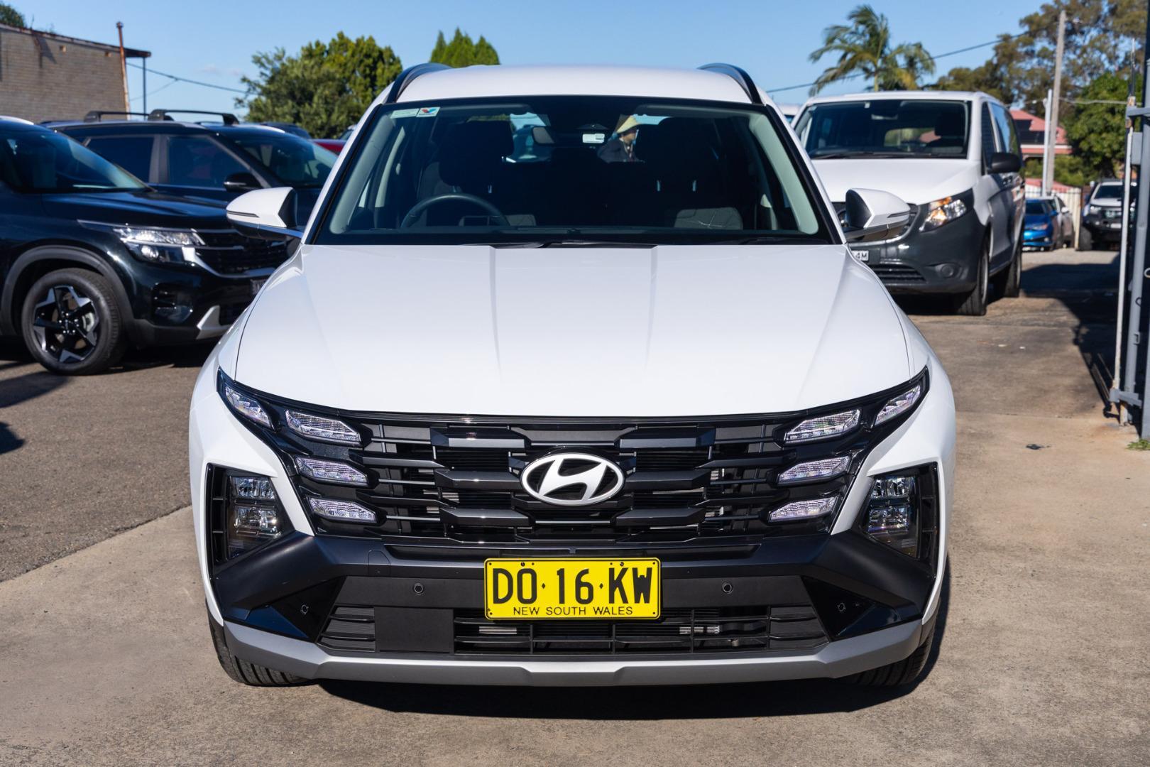 2025 Hyundai Tucson Base in White Cream