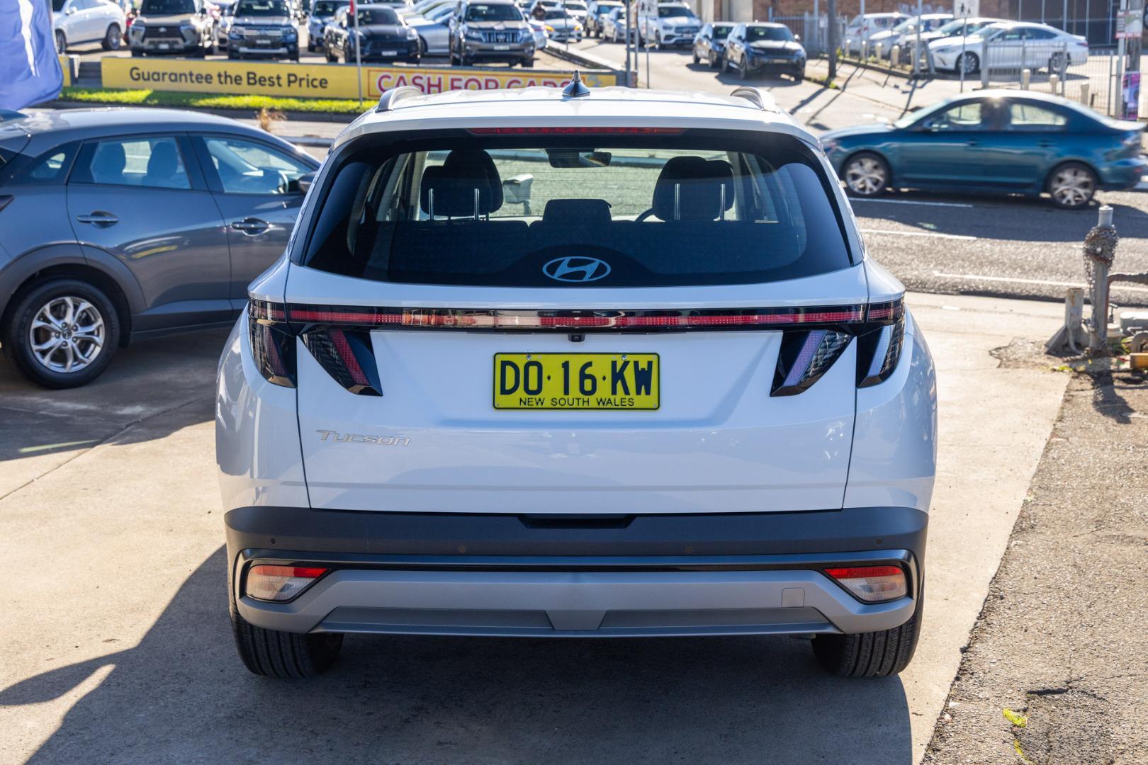 2025 Hyundai Tucson Base in White Cream