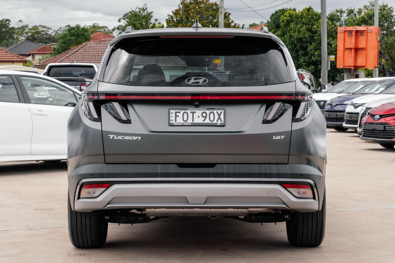 2024 Hyundai Tucson Premium in Pine Green Matte