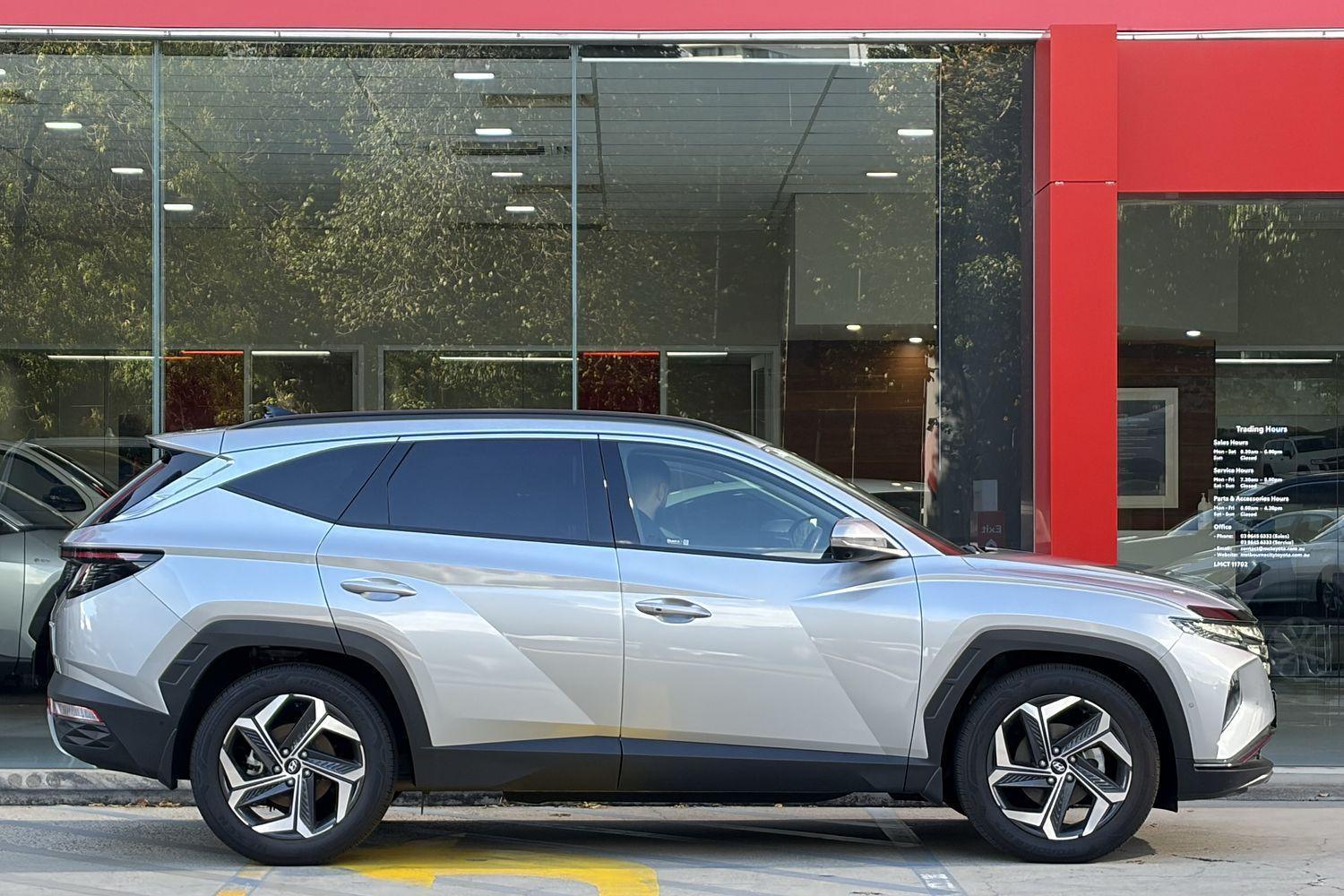 2023 Hyundai Tucson Highlander in Silver