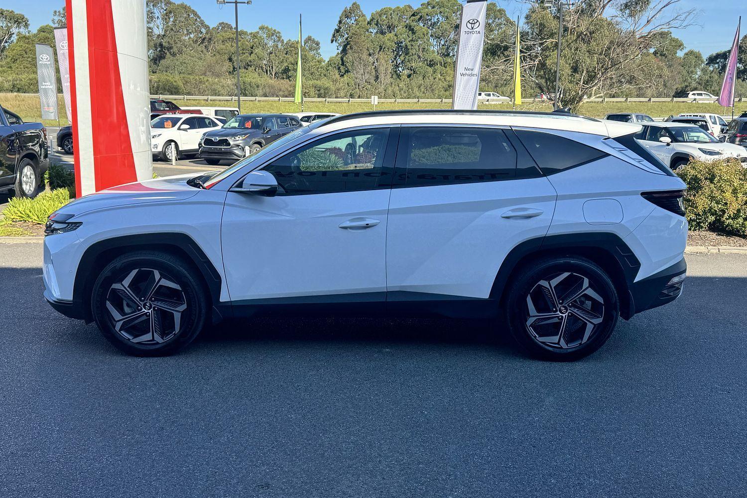 2023 Hyundai Tucson Highlander in White Cream