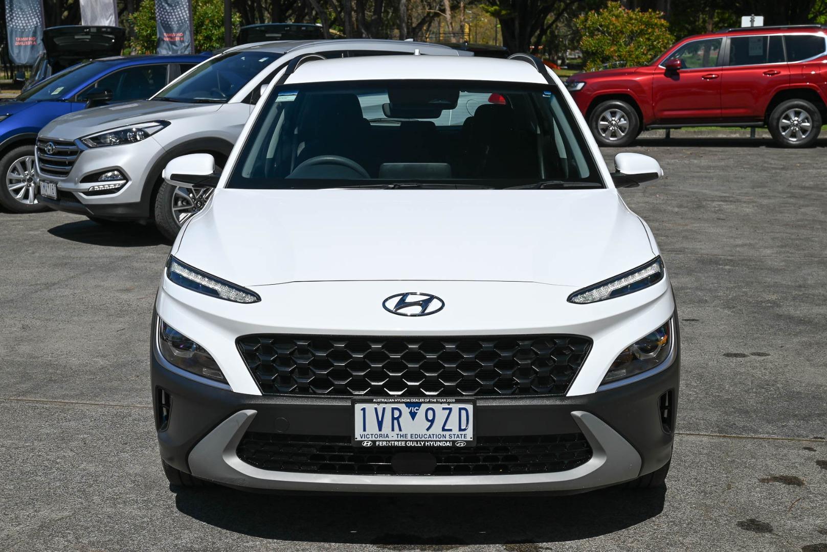 2022 Hyundai Kona Base in White