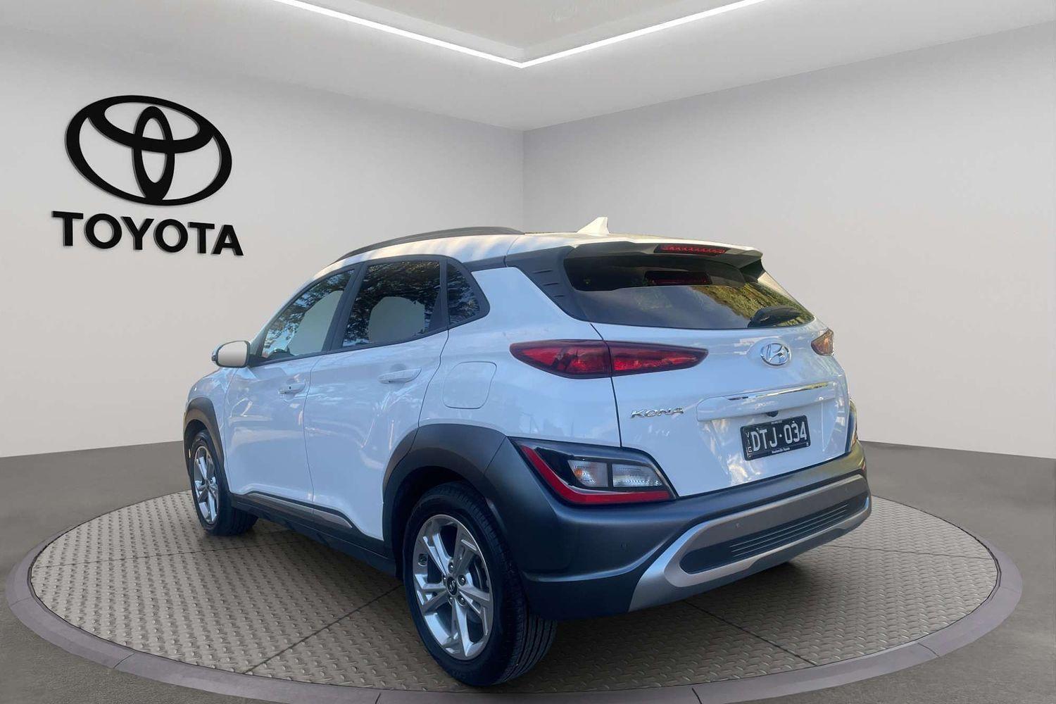 2022 Hyundai Kona Elite in White