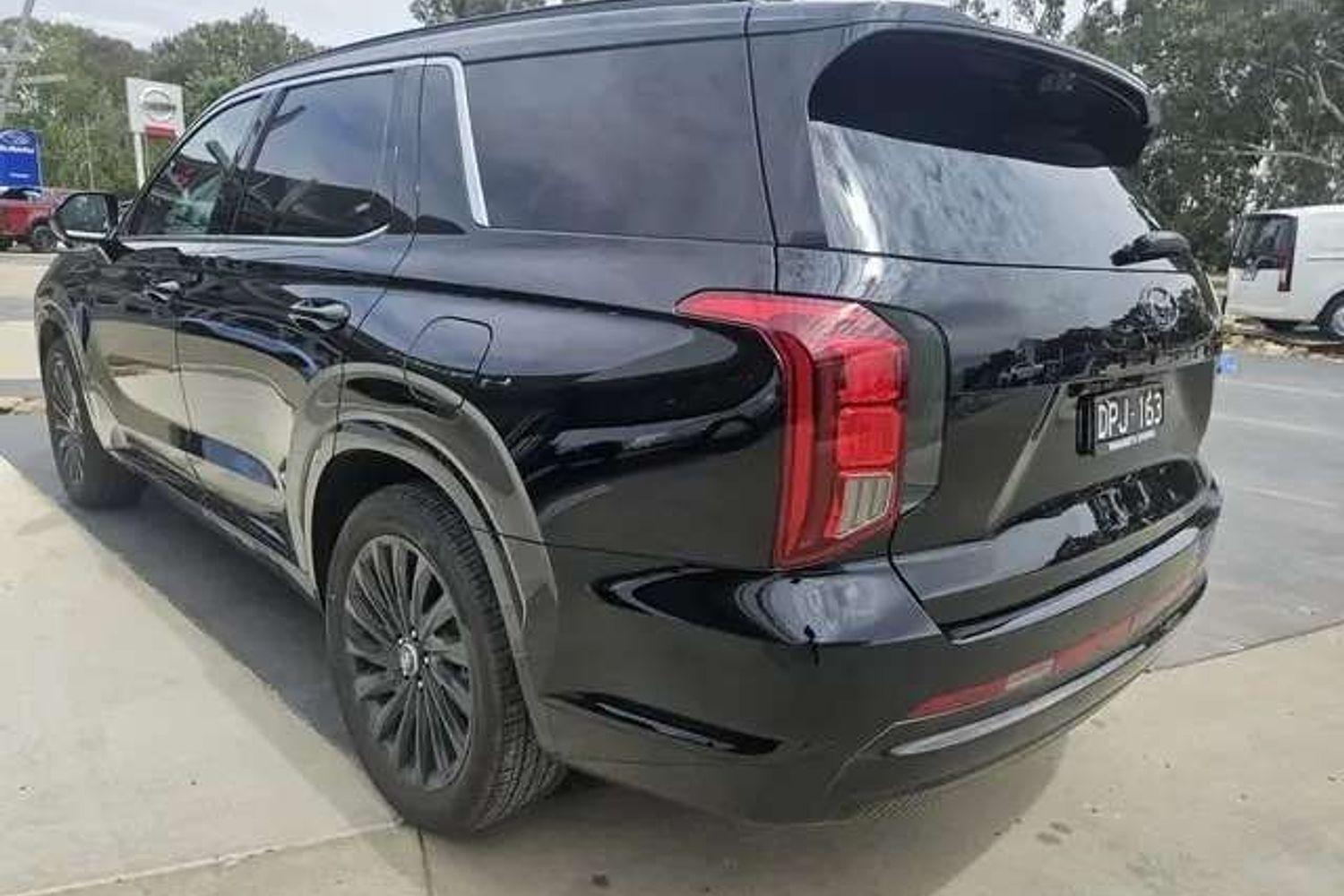 2025 Hyundai Palisade Calligraphy Black Ink in Black