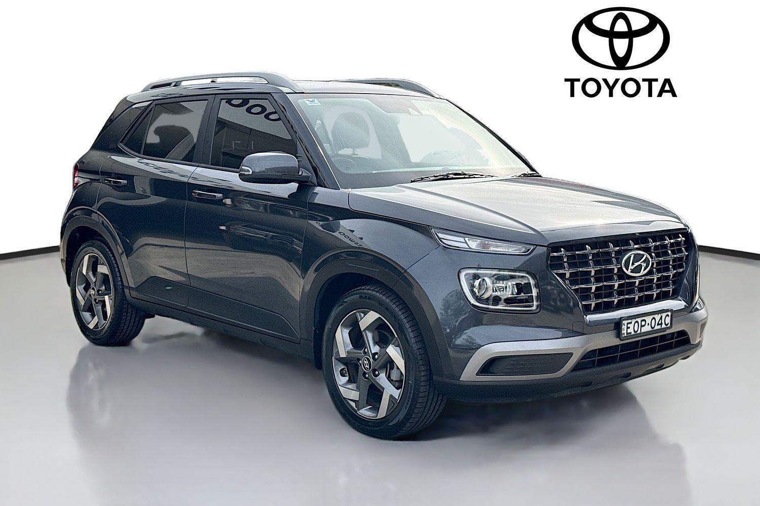 2021 Hyundai Venue Elite in Grey