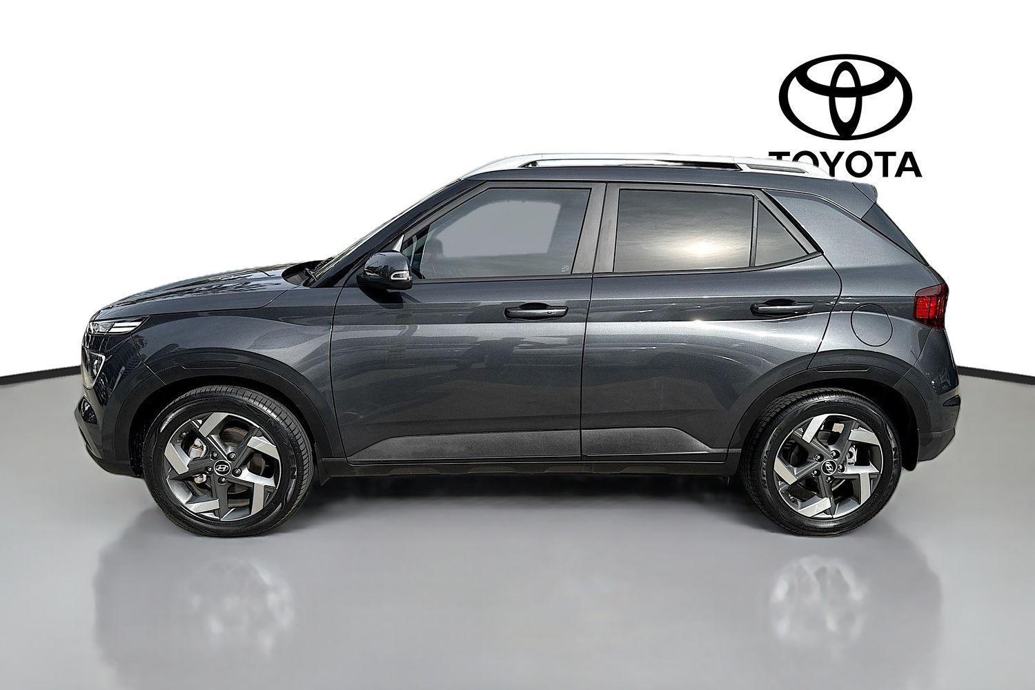 2021 Hyundai Venue Elite in Grey