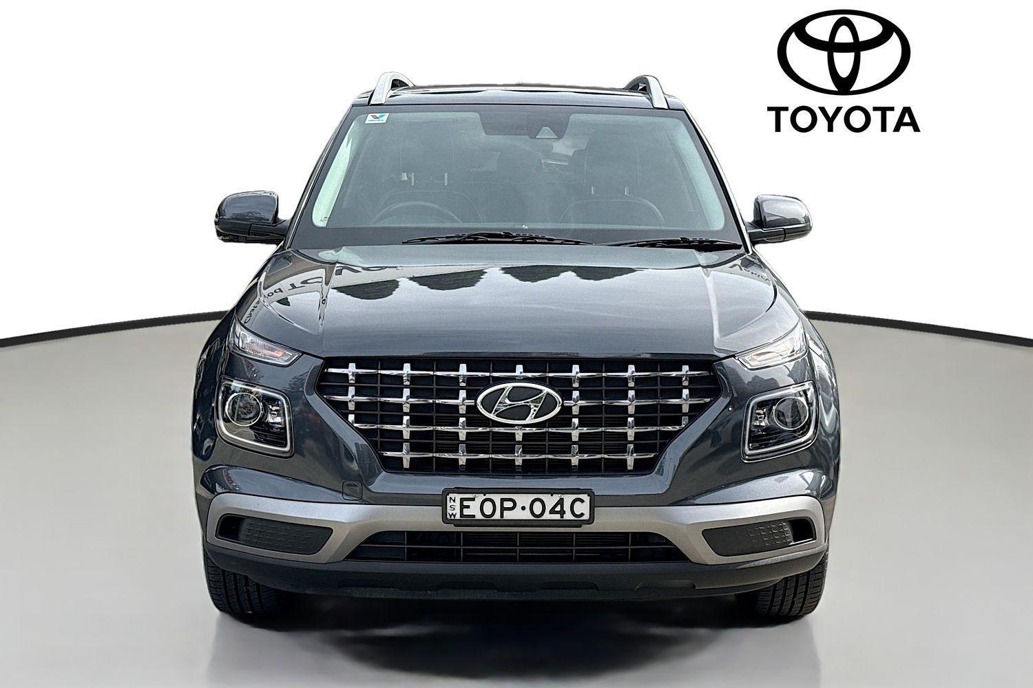 2021 Hyundai Venue Elite in Grey