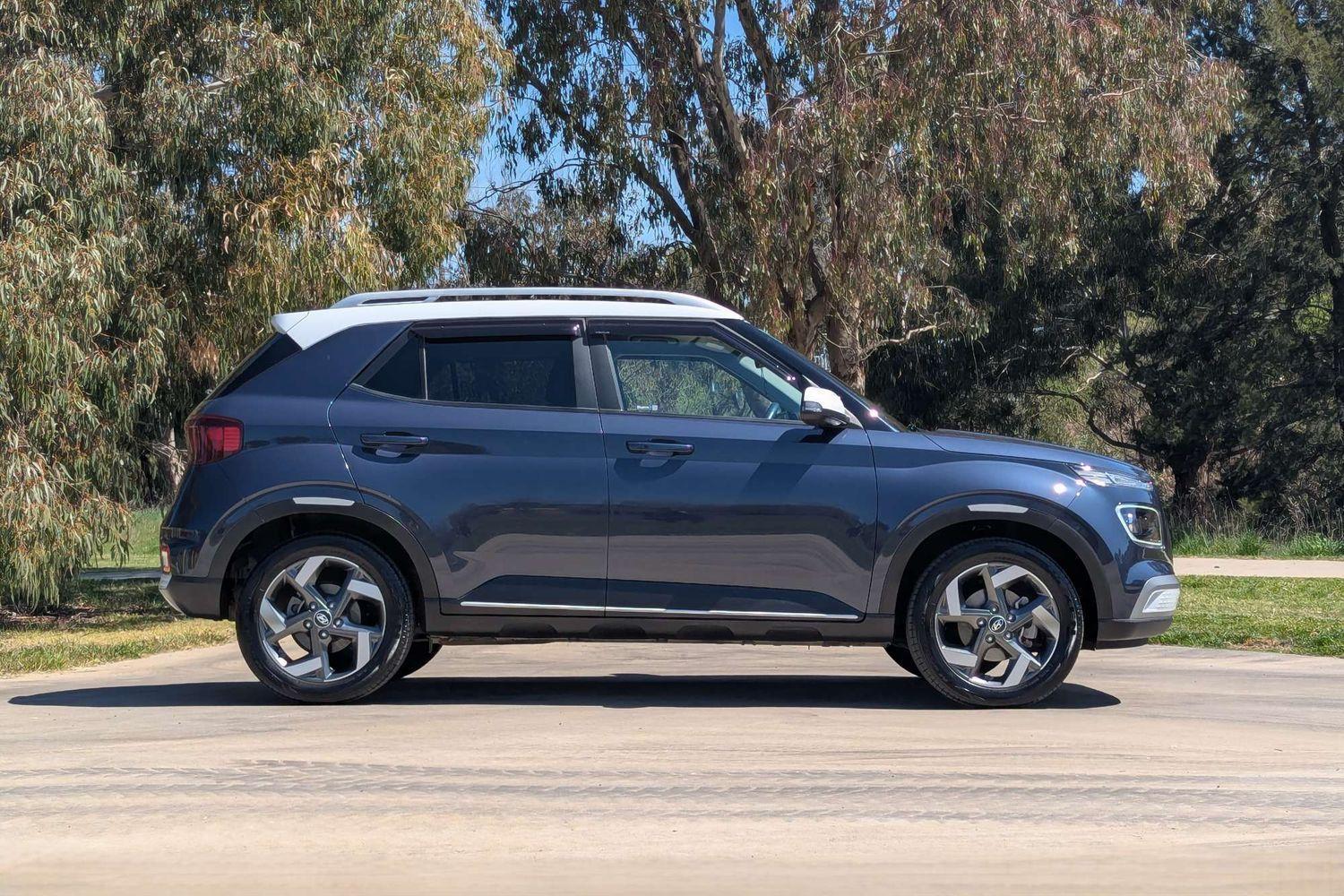2023 Hyundai Venue Elite in Blue