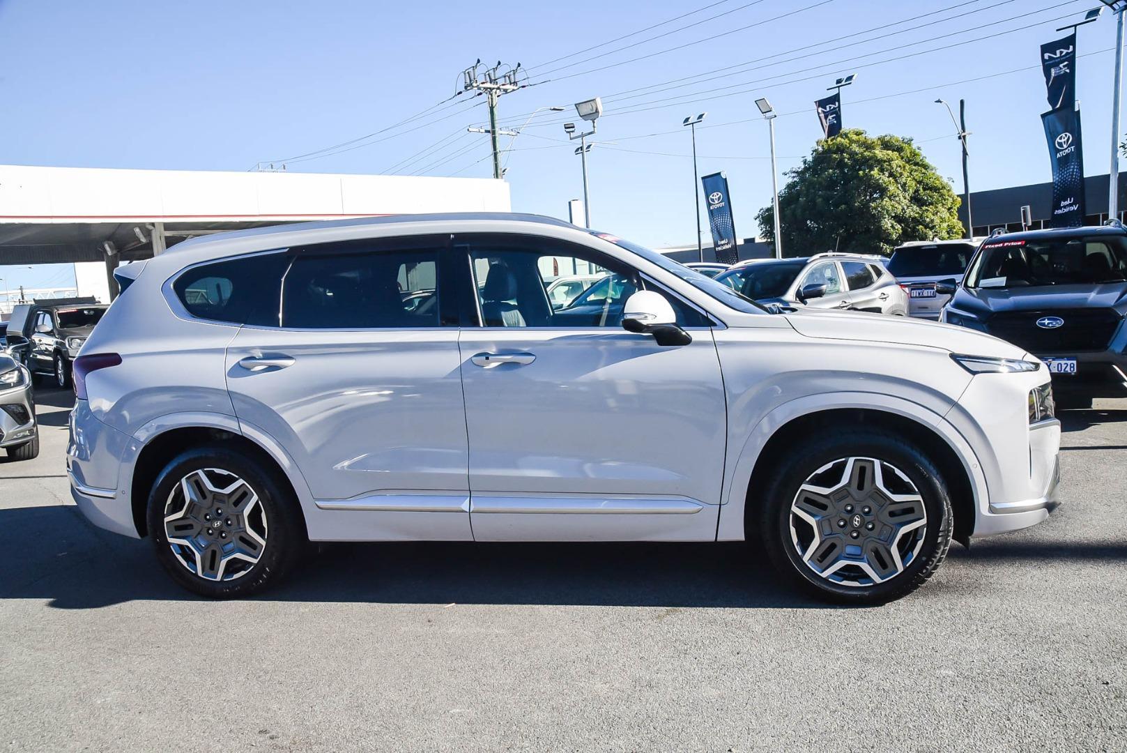 2022 Hyundai Santa Fe Hybrid Highlander in White